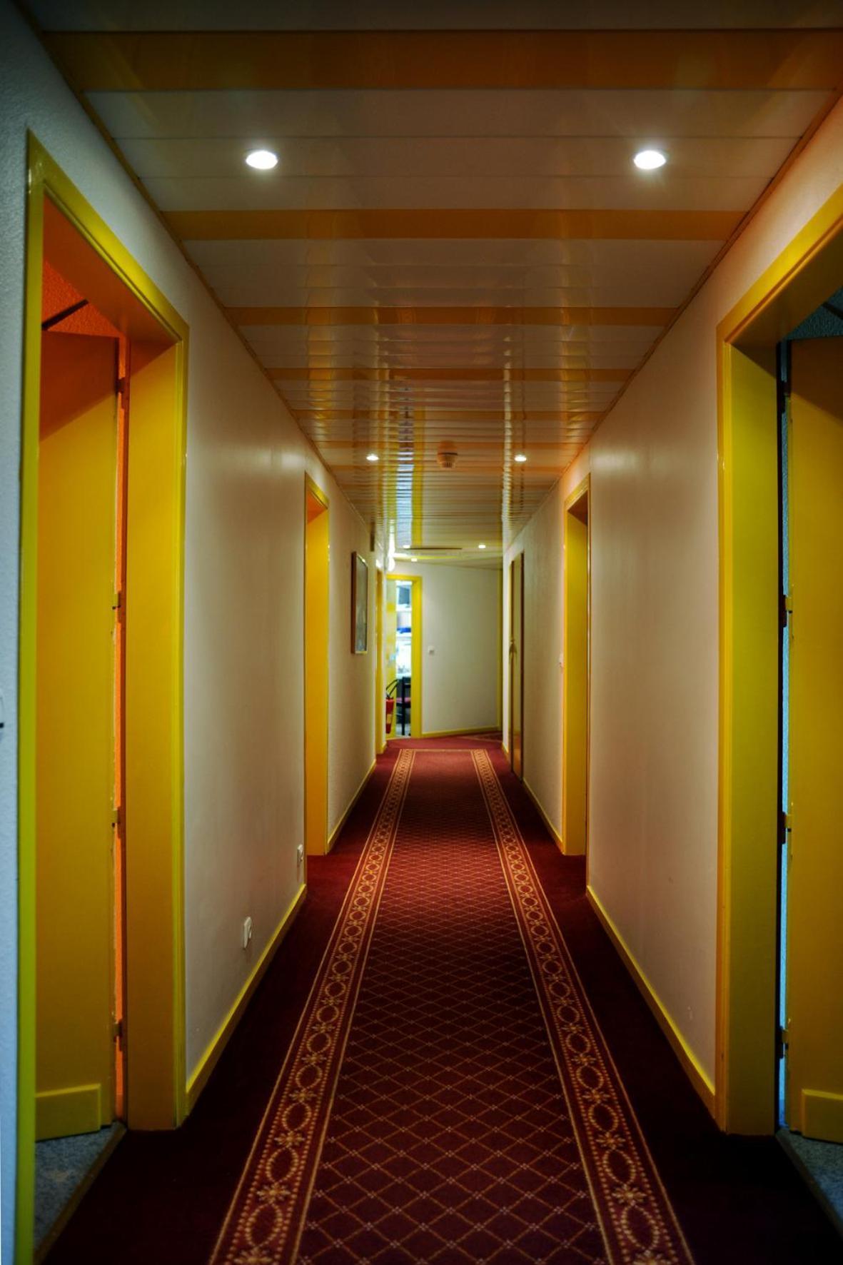 Logis Hotel Horus Restaurant Les Bruyeres Toulenne Bagian luar foto