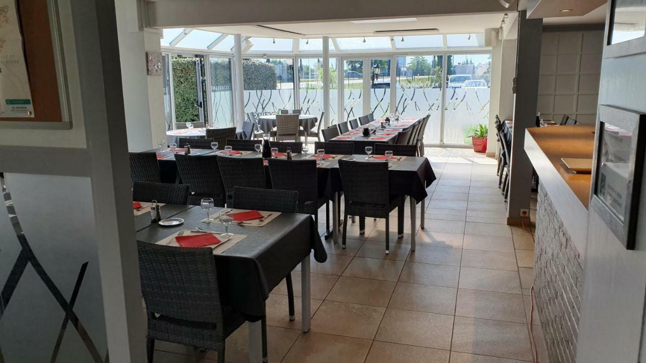 Logis Hotel Horus Restaurant Les Bruyeres Toulenne Bagian luar foto