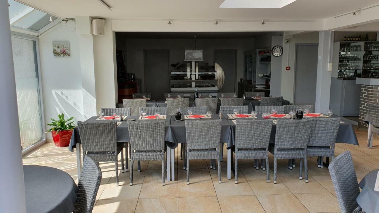 Logis Hotel Horus Restaurant Les Bruyeres Toulenne Bagian luar foto